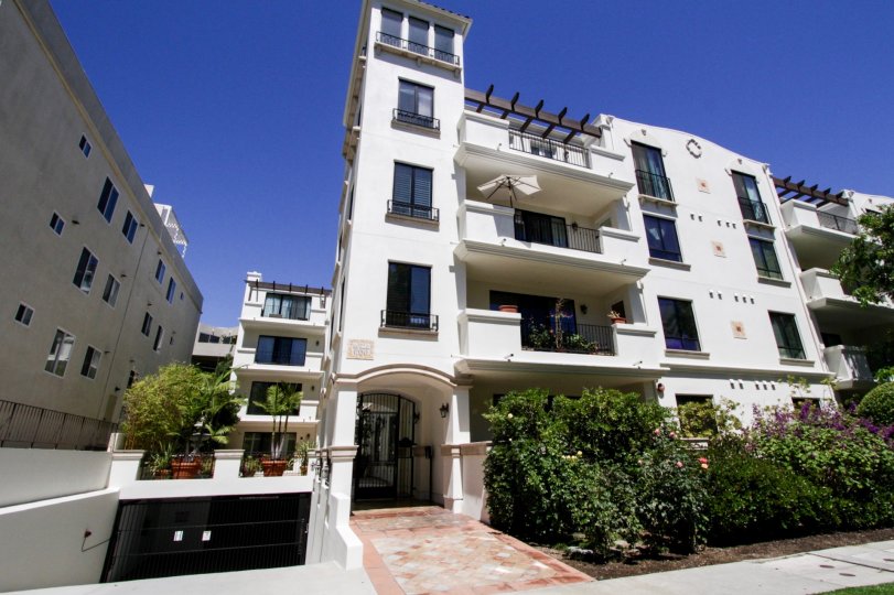 Parking for The Courtyard on Camden in Westwood