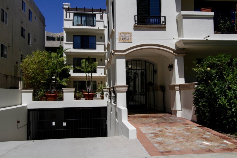The entrance into The Courtyard on Camden