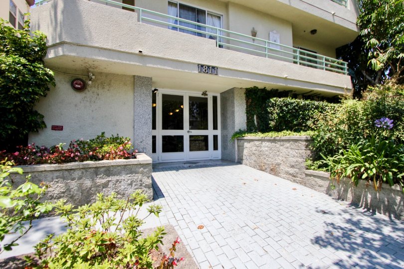 A Clean, Quiet, Big place to stay in Westwood California is The Standard