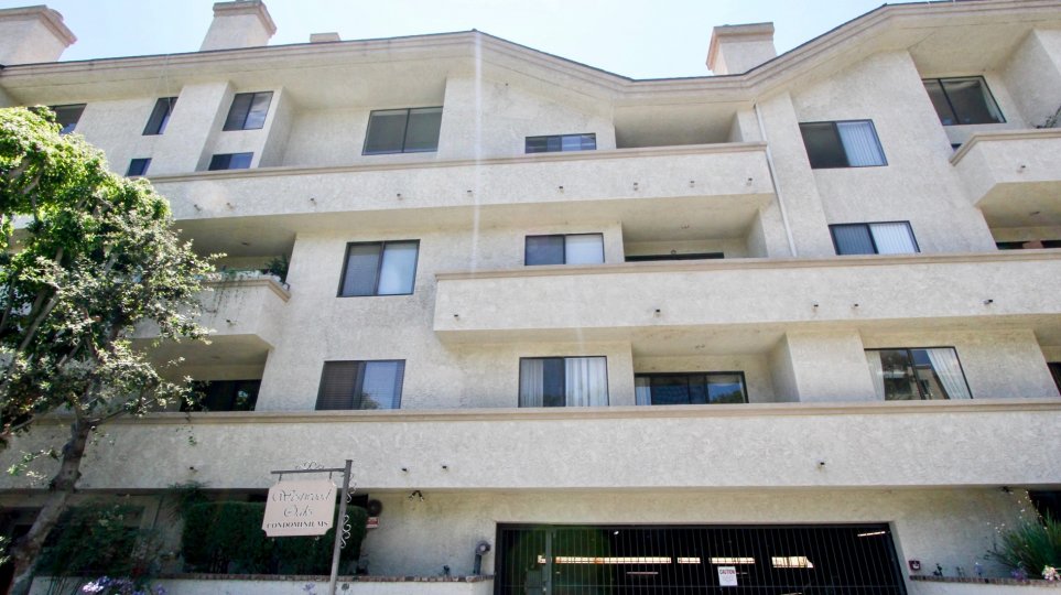 A APARTMENT IS WESTWOOD OAKS IT IS VERY LARGE BUT OLD MODEL