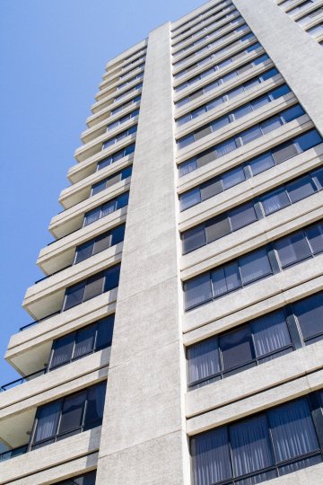 The parking for those at the Wilshire Lencrest