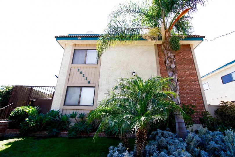 The Roscoe Gardens building in Winnetka California