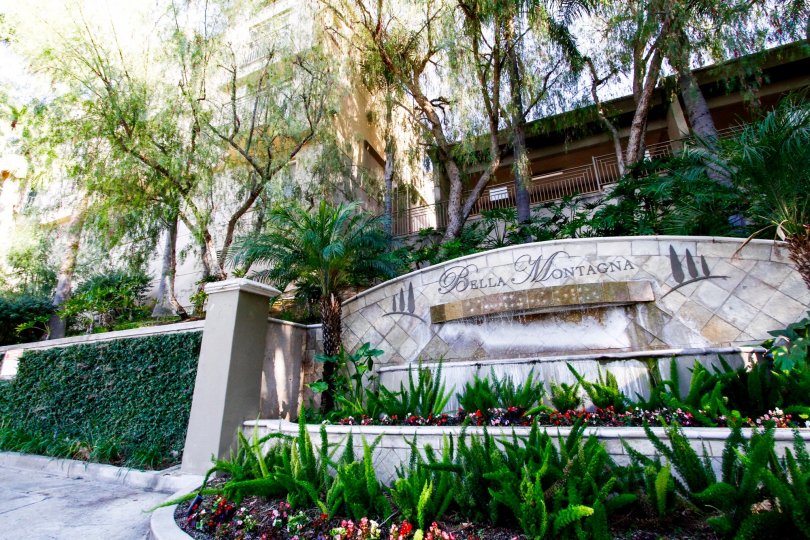 The welcoming sign for Bella Montagna