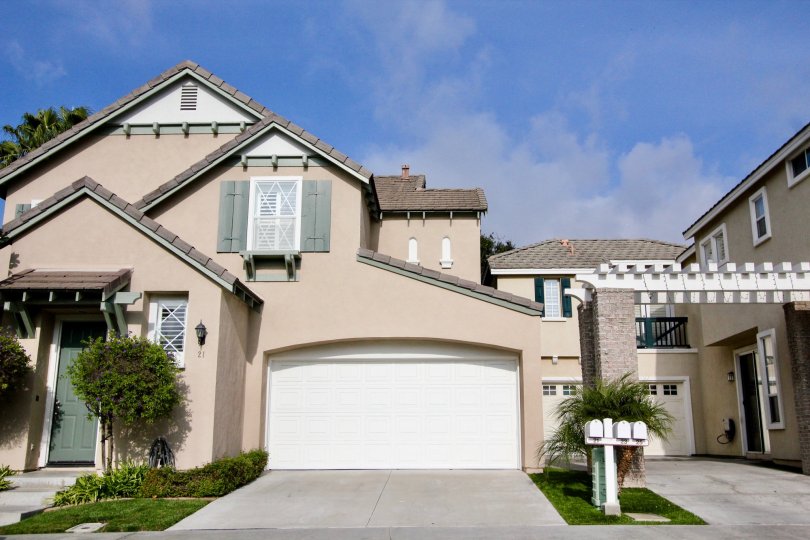 Beautiful front view of homes at Canterbury in Aliso Viejo, CA