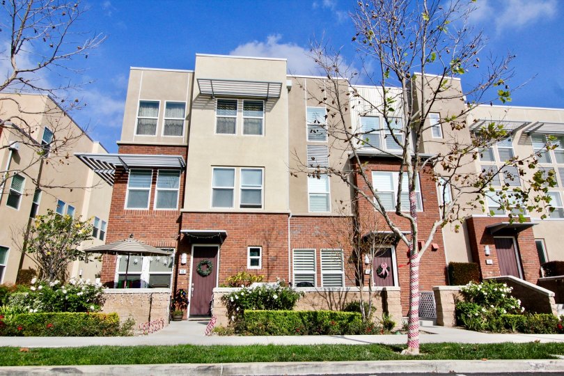 Beautiful street view of condos at Latitudes South in Aliso Viejo, California