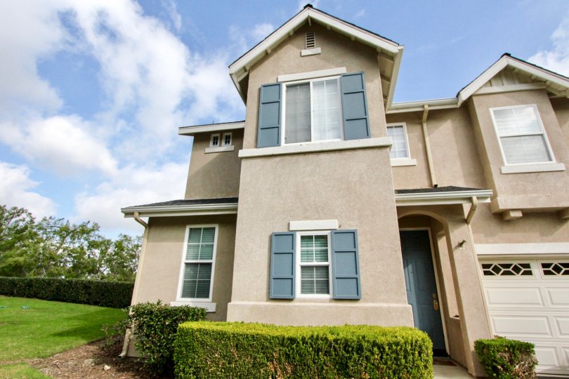 well maintained and clean 2 story with garage in Aliso Viejo, Soleil area California