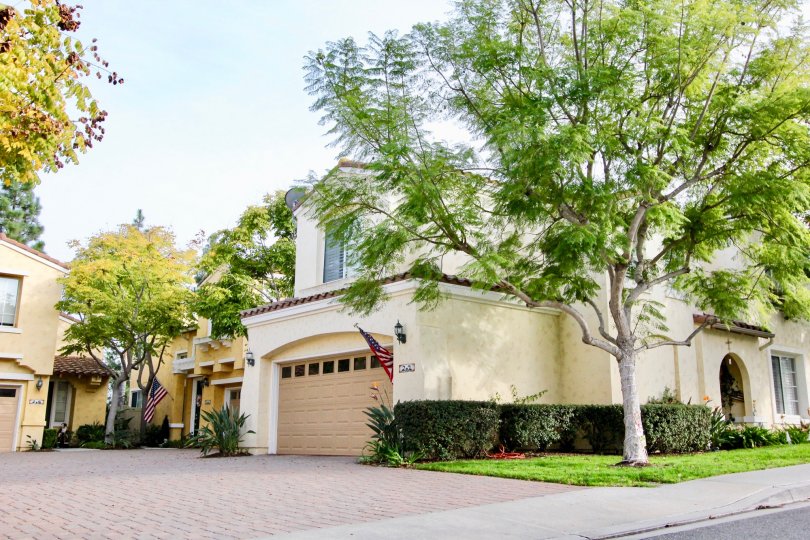 Superb villa with green lawn and parking in Vista De Oro of Aliso Viejo