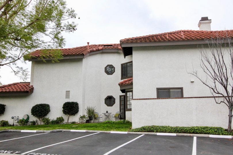 The Kings Meadow in the Anaheim Hills with a beautiful house and road