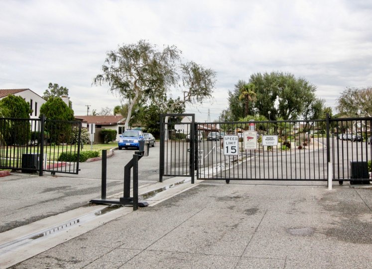 Nice Entrance view with parking and trees around in Casa Emperador of Anaheim