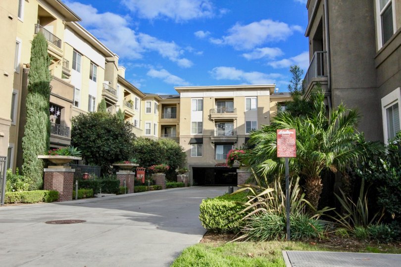 A sunny and quiet day in Stadium Lofts apartment complex