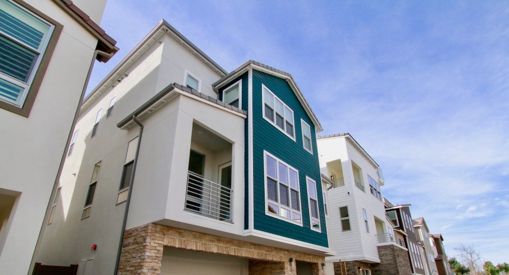 A nice sunny day with these quaint townhomes at Seabreeze in Costa Mesa, California.