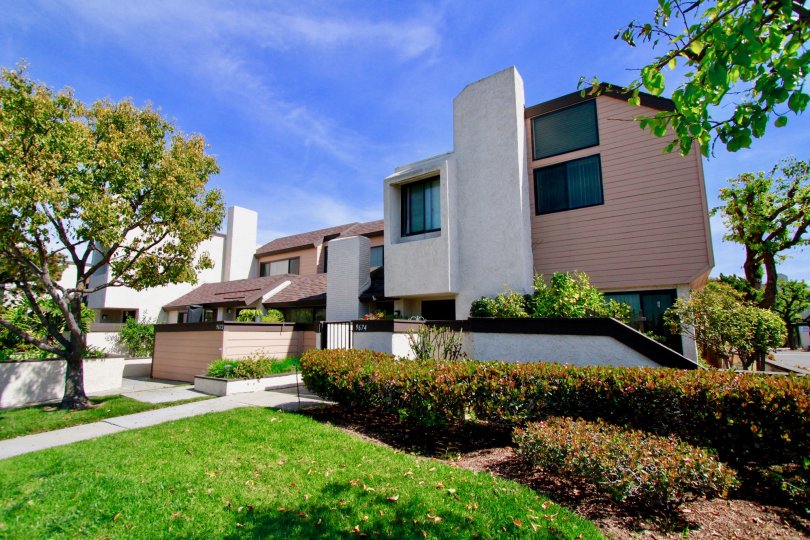 Bowers Condominiums cypress California long vertical outside wall design adds beauty to the house