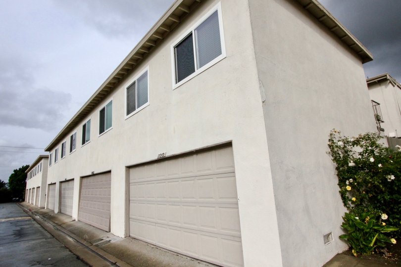 Paradise Manor Fountain Valley California seems to have more doors and glass windows at top
