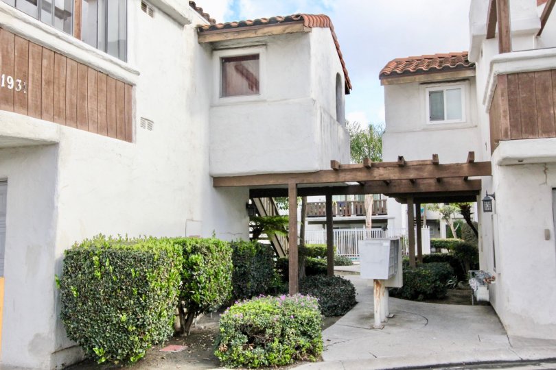 A common area of a housing complex in the Heritage Fullerton community of Fullerton, California.