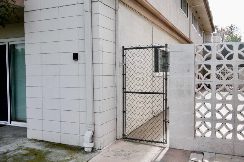 Shadow Lane Fullerton California grid design walls and crossed gates are very nice design