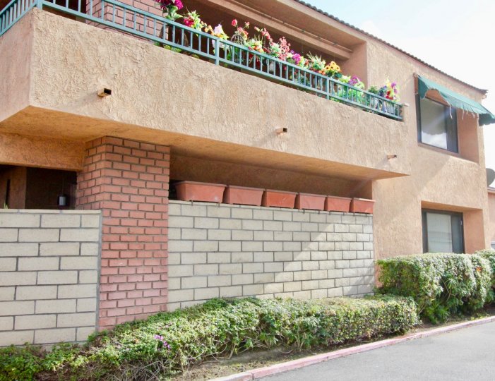 THE HOUSE IN THE PARK VILLAS II WITH THE FLOWER PLANTS, BALCONI
