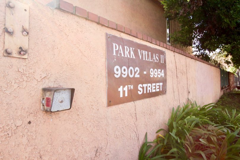 THE HOUSE IN THE 11TH STREET, PARK VILLAS II WITH THE TREES