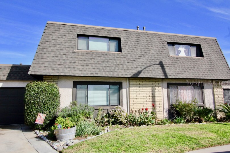 Willow Trail House with attractive green Garden location at Garden Grove
