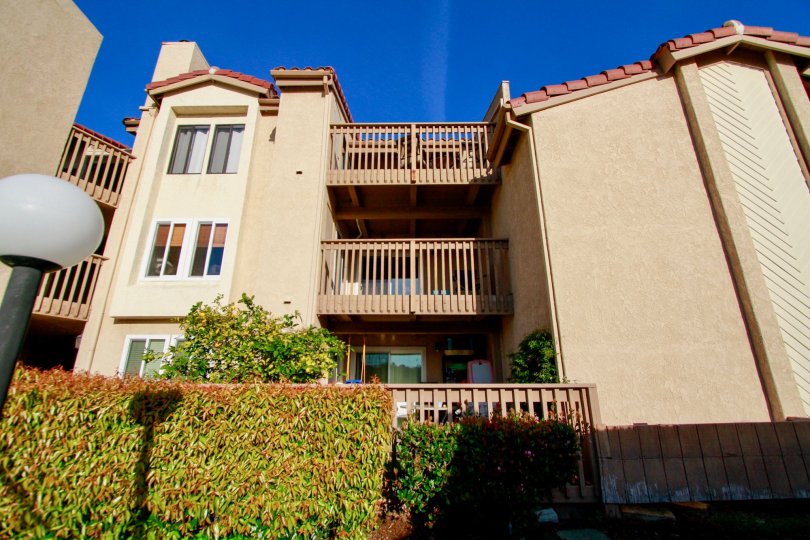 A huge and elegant home in the Harbour Vista is the residential area with nearby houses, sheds, trees, plants and also with clean streets.