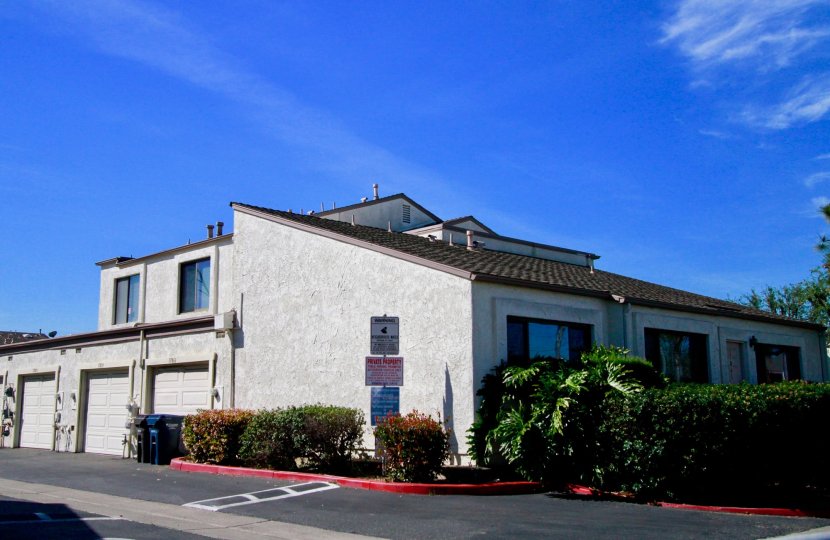 the house which is locate in corner of the road is look amazing in california