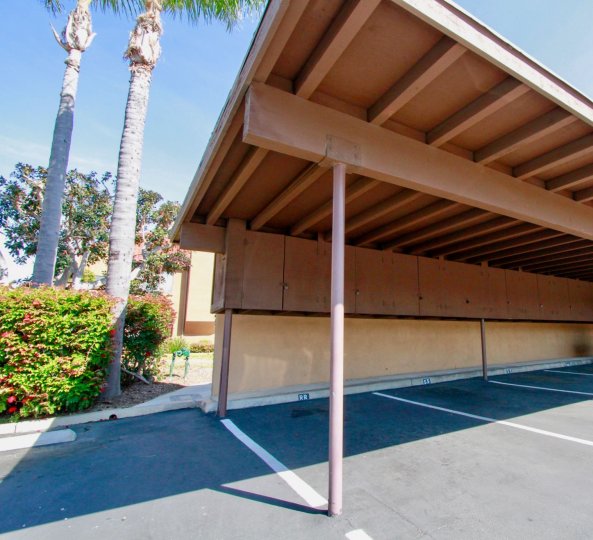 THE VILLA ST. CROIX THE SHEED FOR PUT THE THINGS IN THE CUPBOARD IN IN HUNTINGTON BEACH IN CA