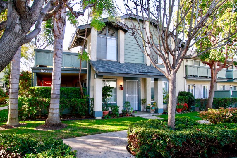 a home which shows here is tell as lucky home of windware cove in huntington beach, california