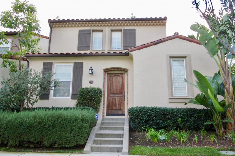 Chantory is a home tract at the Turtle Ridge community in the City of Irvine. This home tract consist of 151 small to medium size detached homes in private gated community build by California Pacific Homes in 2004. Chantory is just north of 73 toll road a