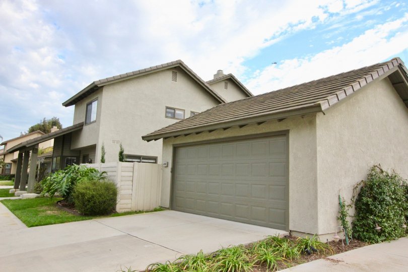 Excellent sky view of villas with parking in Garden Estates of Irvine