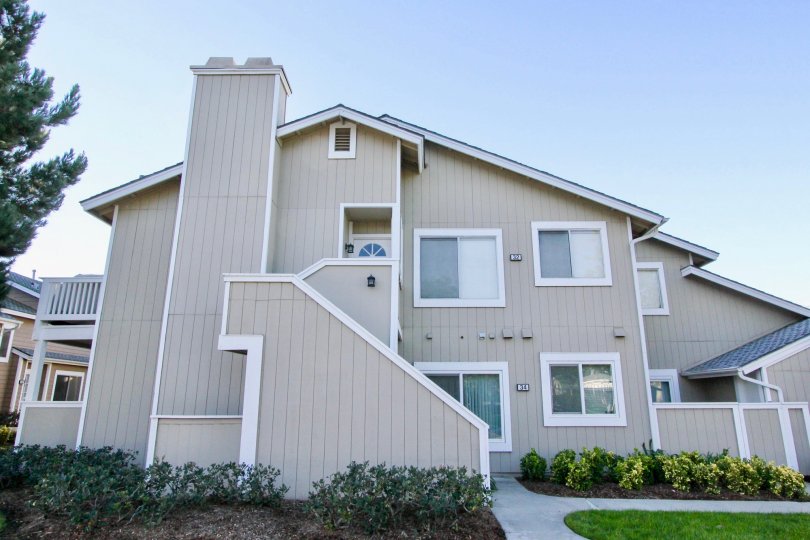 Wonderful house with beautiful architecture to spend time with friends and family members in Northwood Timberline at Irvine, CA