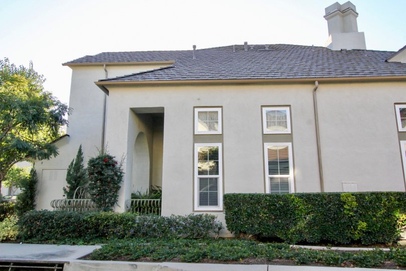 a sunny day in the summit towne collection with a building that gas garden around and roofless top
