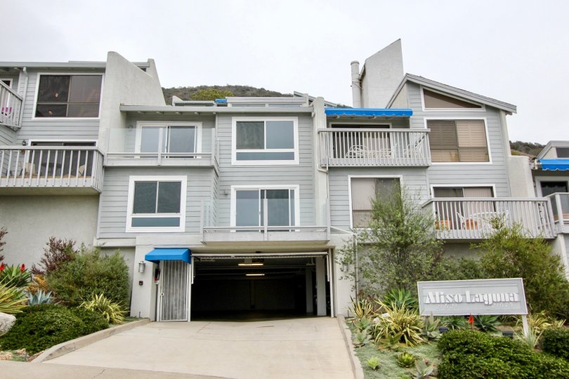 Building with windows and balconies in the Aliso Laguna Community in Laguna Beach CA.