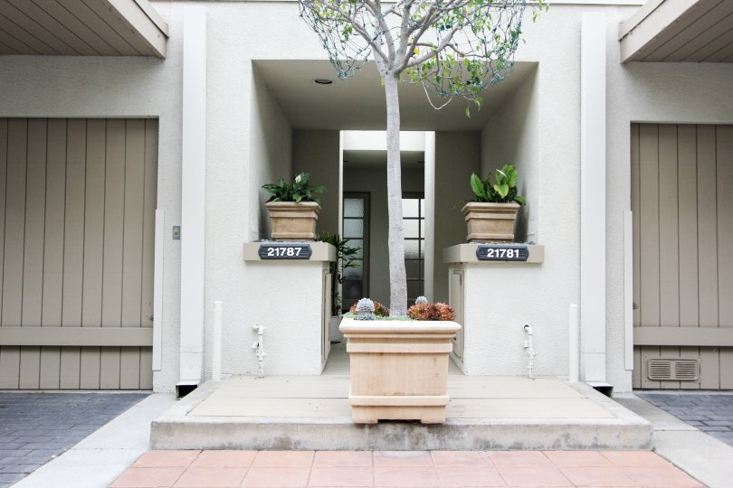 Laguna Ocean Vista a clean community in Laguna Beach, California.