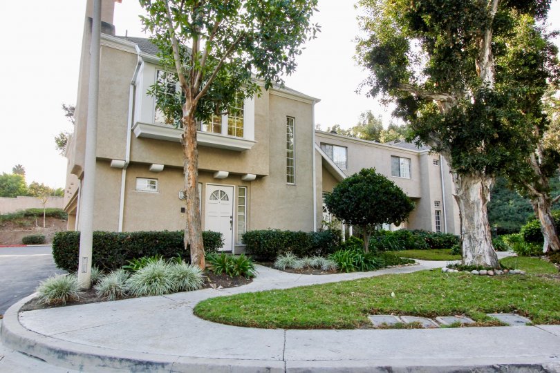 Bridgeport Terrace within the Irvine Spectrum area, Integrated Realty Group offering superior marketing exposure, highly personalized service and exceptional knowledge of all the Orange County Real Estate markets, including Aliso Viejo, Laguna Beach, and 
