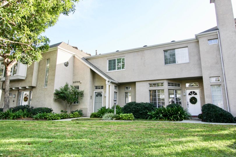 Just renovated upstairs condo in North Park! Quiet location, corner unit w/plenty of light! Brand new luxury vinyl laminate floors & upgraded carpeting in bedrooms. Great opportunity to own this spacious 2BR/2BA in the heart of "Tri-Cities" area of North 