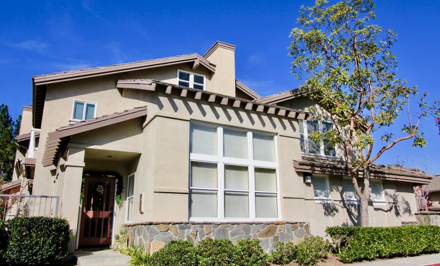 Laguna Niguel has its origins in the Rancho Niguel Mexican land grant, which was acquired in 1959 by the Laguna Niguel Corporation to develop one of California's first master-planned communities.