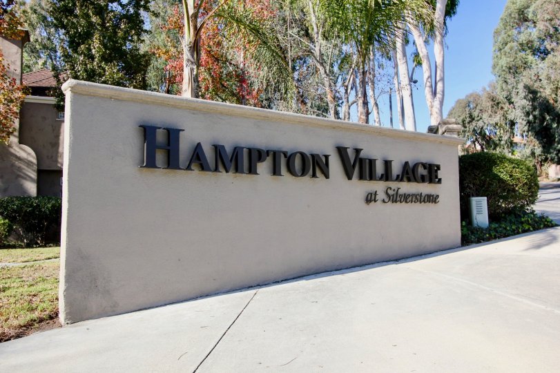 beautiful and green neighborhood surrounding the entrance Signage to Hampton Village, Laguna Niguel, Californa
