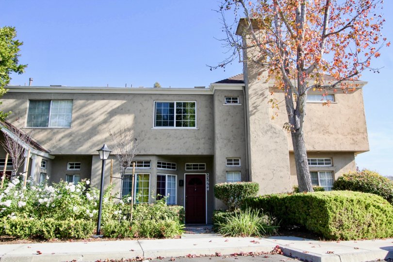 Hampton Village homes are located in the coastal community of Laguna Niguel. Hampton Village Is a nice condo community that features two to three bedroom condos that range in size from 1, 026 to 1, 308 square feet of living space. The condos were built in