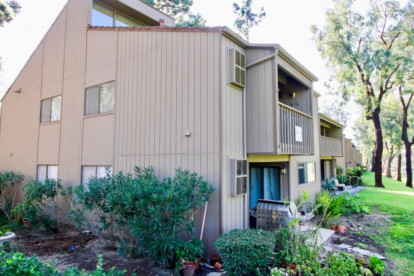 Laguna Niguel is located in the San Joaquin Hills in the southeastern corner of Orange County, close to the Pacific Ocean,