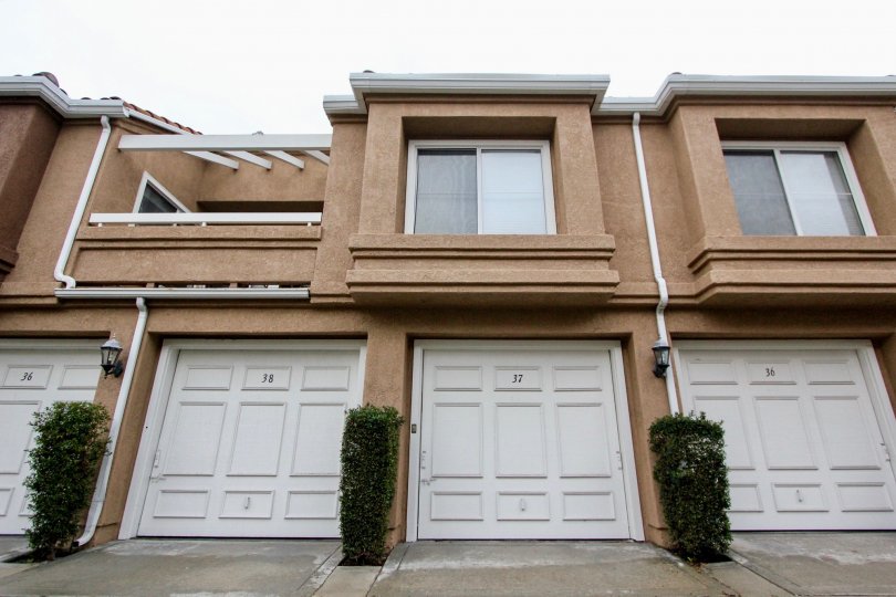 lower level houses a large rec room with wood floors in Lake Forest shores