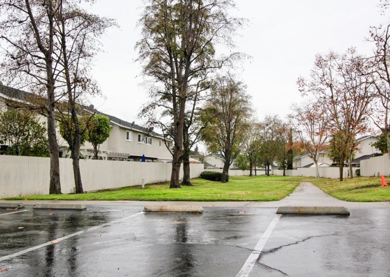 Overcast and rainy at the Richwood in Lake Forest, CA