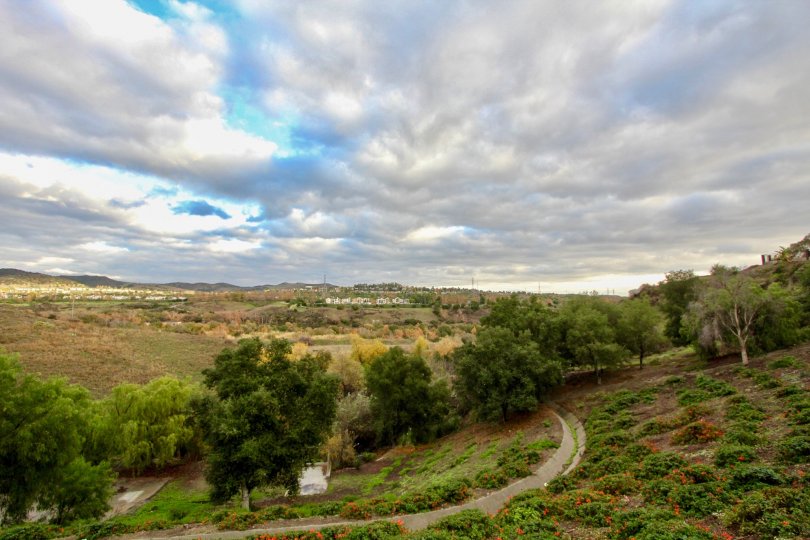 the emerald pointe II is a hills side roadway of the mission viejo city in california