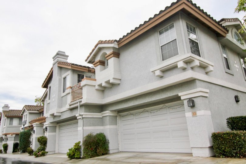 A verity design is applied in a big building in the Mirasol.