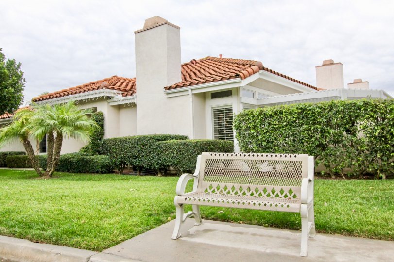 Beautiful lawn at the Palmia Courts 2 in Mission Viejo, CA