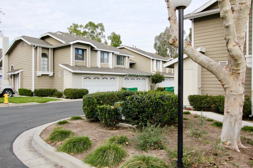 Ridgemont Community Association is a private neighborhood located in Mission Viejo, California. Amenities include streets, manicured common area, and fencing, gazebo, pool & spa, architectural design review. Ridgemont Community Association is registered a