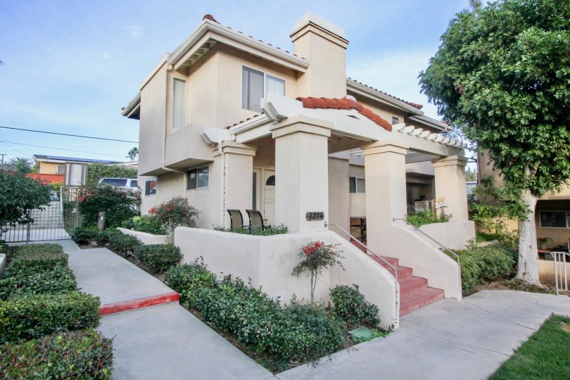 Villa Heights Building House have Beautiful Front View at Orange City in Califorina