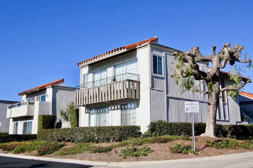 Ocean Hills is situated on the north side of town near the San Clemente theater and Ralph's shopping center which includes the popular Trader Joe's store
