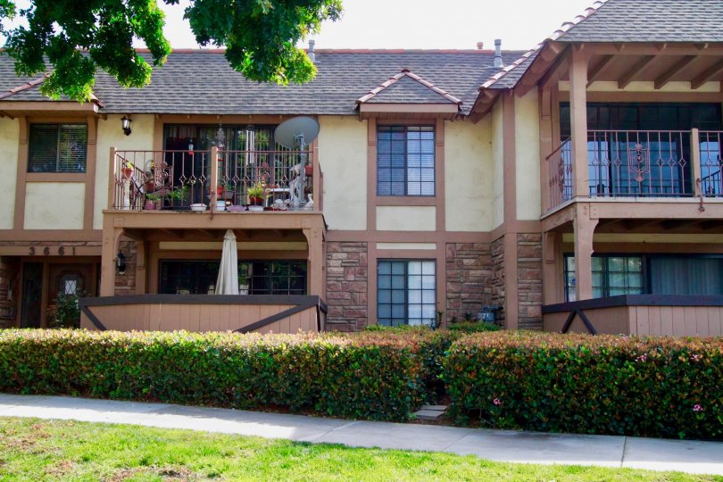 St Albans House Building have Beautiful Location at Santa Ana city in Califorina