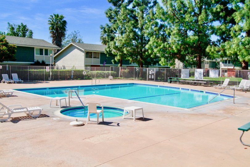 Tennessean House have Beautiful Pool inside at Santa Ana city in Califorina