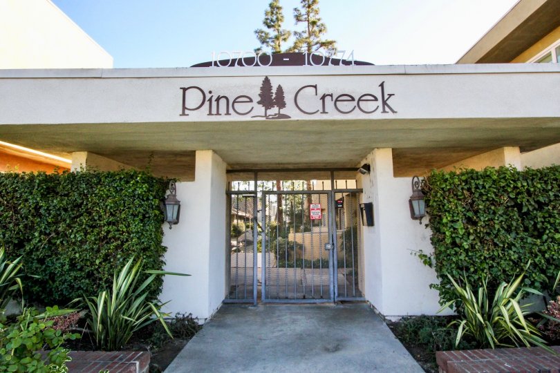 Nice Entrance Approach with gate and plants in Pine Creek of Stanton