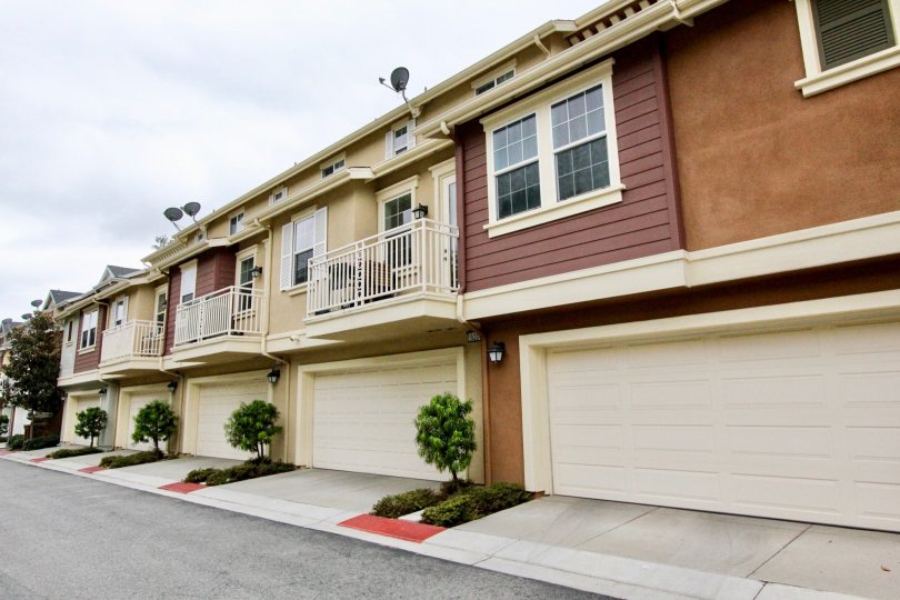 THE HOUSES WITH THE DISH ANTENNAS, BALCONIS IN THE CAMDEN PLACE